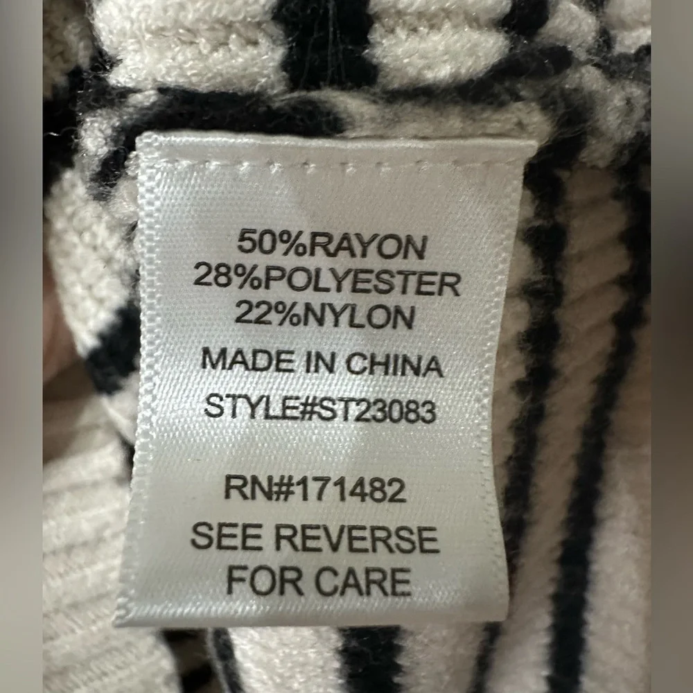 Sincerely Jules Black and Cream Striped V-Neck Sweater Vest size medium - Picture 5 of 6